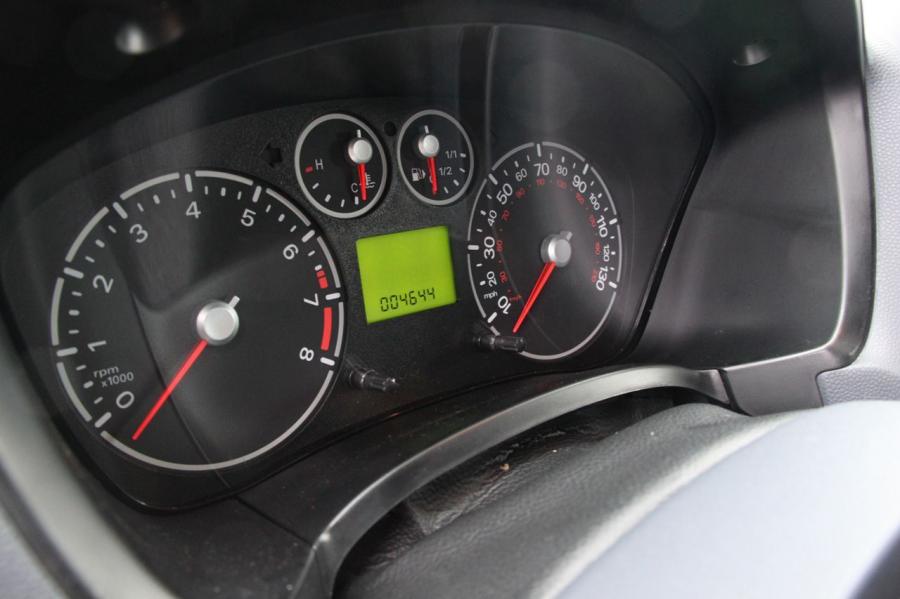  Ford Transit Connect 2010 года  (фото 25 из 109)